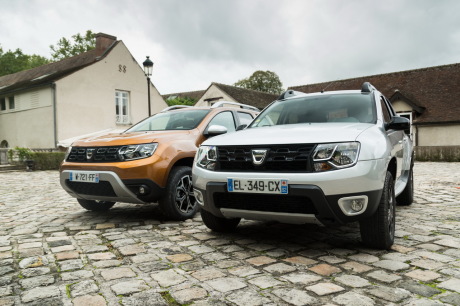 Dacia Duster 2 jaune atacama Dacia Duster 1 gris vues avant