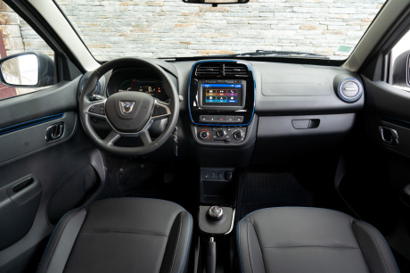 dacia spring interieur