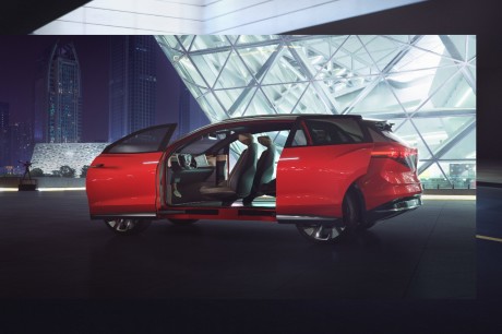 Volkswagen ID. ROOMZZ trois quarts arriÃÆÃâ?̢̮â¬Å Ãâáre