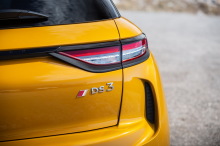 DS3 Crossback Performance Line + jaune feu arriÃÃ ¡re