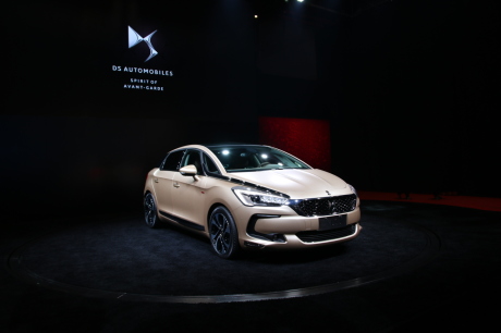 vue avant ds5 restylée au salon de Shanghai 2015
