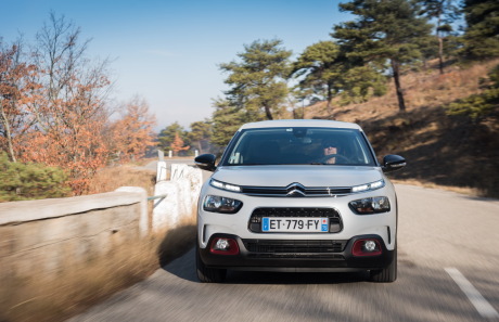 Citroen C4 Cactus blanc travelling de face
