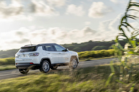 Acceleration Jeep Compass 4xe
