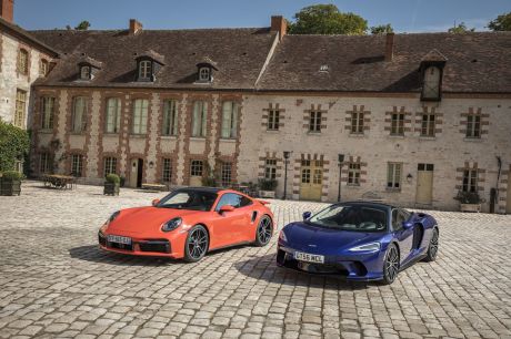Comparatif Porsche 911 Turbo S vs McLaren GT