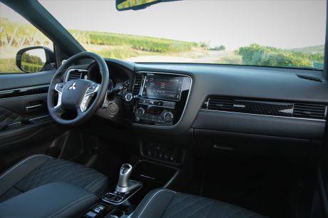 Mitsubishi Outlander PHEV 2019 habitacle