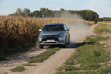Mitsubishi Outlander PHEV 2019 piste
