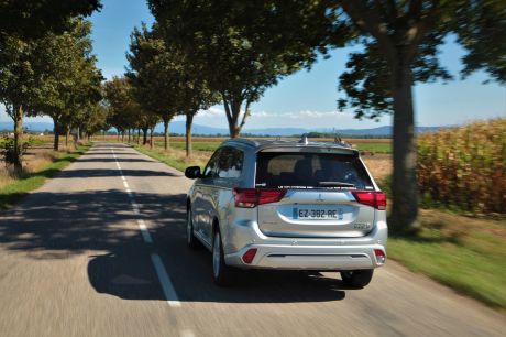 Mitsubishi Outlander PHEV 2019