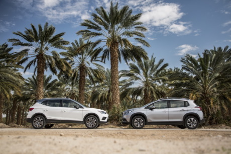 Seat Arona vs Peugeot 2008 vue de profil