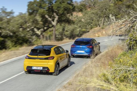 peugeot 208 vs renault clio vente 2020 corse
