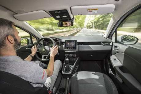 renault clio GPL grise intérieur