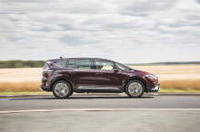 Renault Espace restylé Initiale Paris