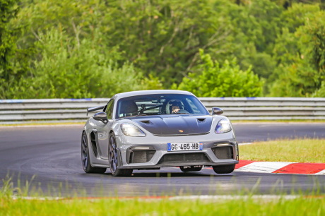 L̮̩gane RS 280 action avant au NÃÆÃ
ârburgring