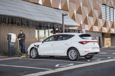 recharge Seat Leon hybride