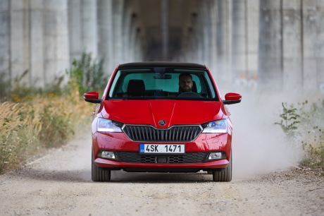 Skoda Fabia 2018 rouge travelling de face
