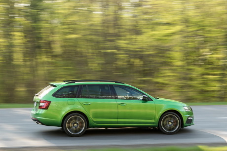profil Skoda Octavia RS 2.0 TDI DSG 4x4 Combi (2017) verte