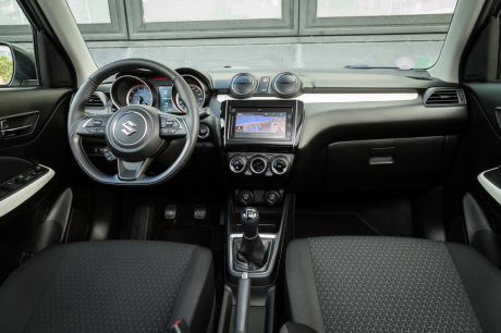 Suzuki Swift 2018 planche de bord