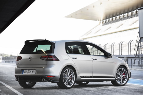 3/4 arrière Volkswagen Golf GTI Clubsport 5 portes