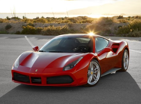 Ferrari 488 GTB (2015) vue avant rouge