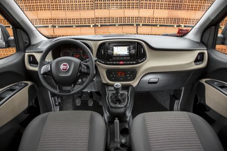 La planche de bord du nouveau Fiat Doblo (2015)