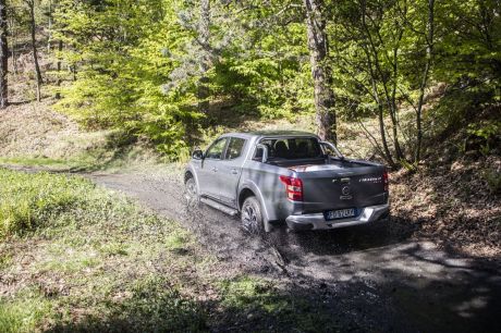 Fiat Fullback (2016) dans la boue