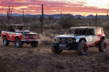 Ford Bronco R prototype et ford bronco 1