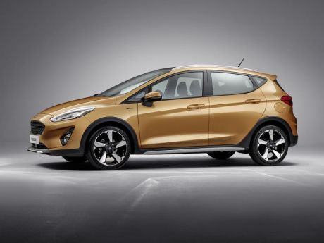 Ford Fiesta Active vue de profil couleur dorée
