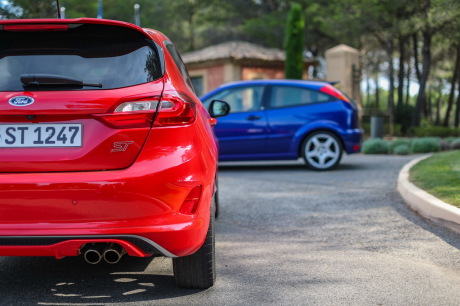 Ford Focus RS MKI vs Ford Fiesta ST