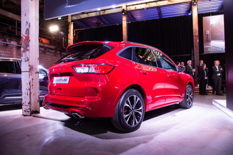 Задний правый 3/4 Ford Kuga 2020