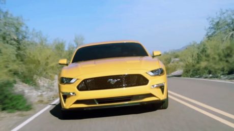 Ford Mustang 2018 restylée couleur jaune vue avant