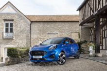 Ford Puma bleu vue avant