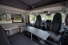 coin salon Ford Transit Nugget