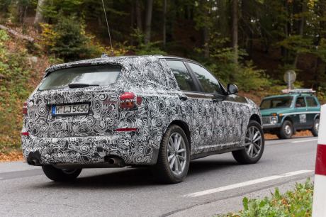 futur BMW X3 vue arrière camouflage