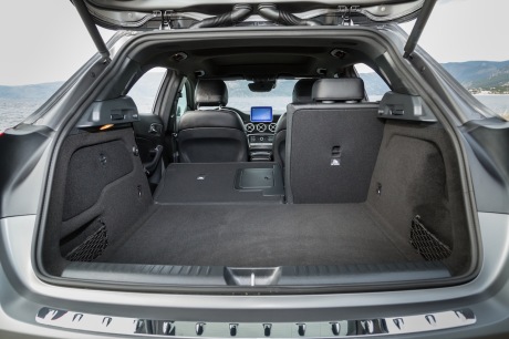 Mercedes GLA restylé : statique intérieur coffre 2/3-1/3