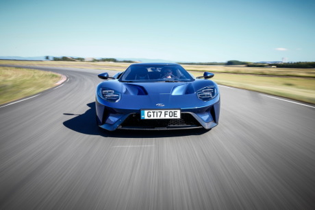 au volant de la supercar ford GT