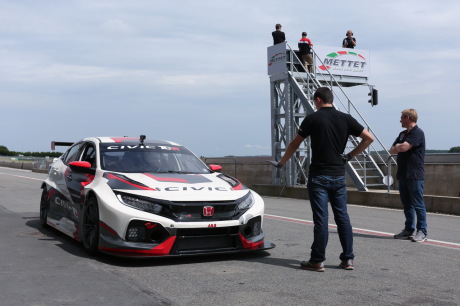 Honda Civic TCR 2018 dans les stands
