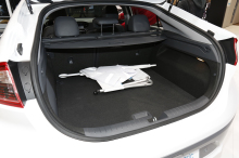 Hyundai Ioniq coffre ouvert