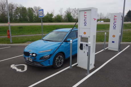 recharge batterie hyundai kona electrique