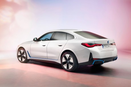 BMW i4 arrière gauche