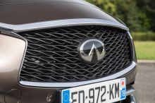 calandre Infiniti QX30 2.2d