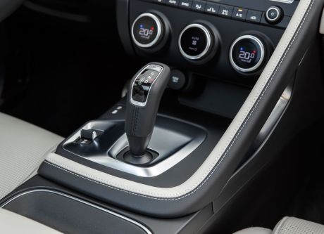 Jaguar E-Pace P300 (2018)