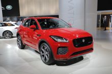 Jaguar E-Pace vue avant rouge