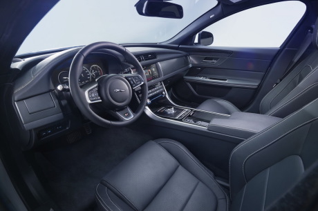 Habitacle nouvelle Jaguar XF 2015