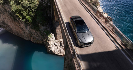 Jaguar XJR575
