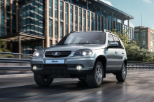 lada niva 2020 gris phares
