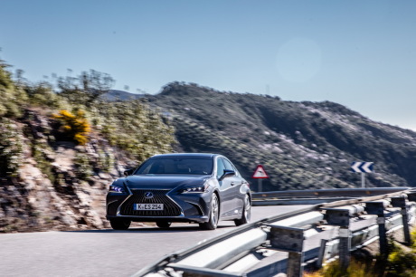 essai Lexus ES 300h