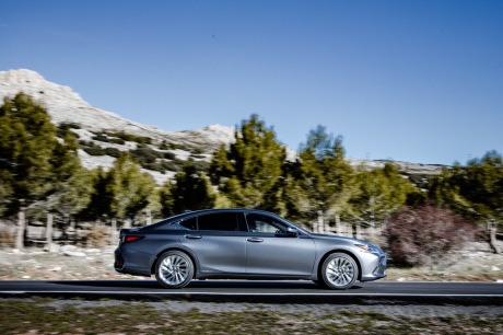 essai Lexus ES 300h