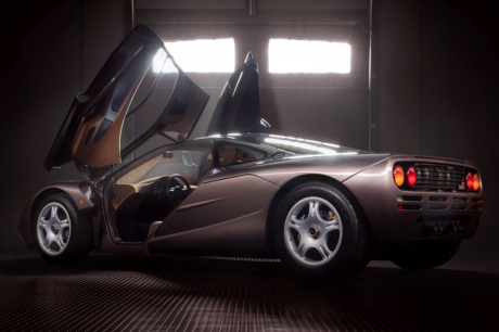 McLaren F1 1995 portes papillon