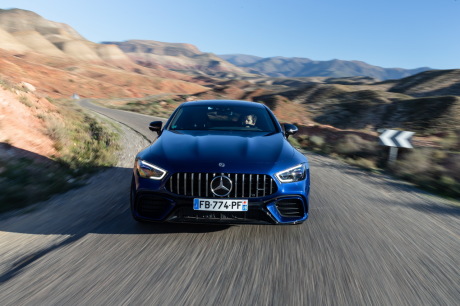 Mercedes-AMG GT 63 S coup̮?̩̉ 4 portes travelling de face
