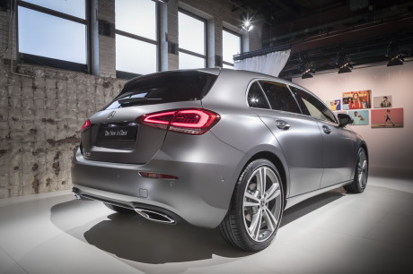 Mercedes Classe A 2018 vue arrière grise