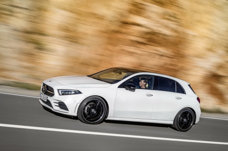 Mercedes Classe A 2018 blanc filé gauche